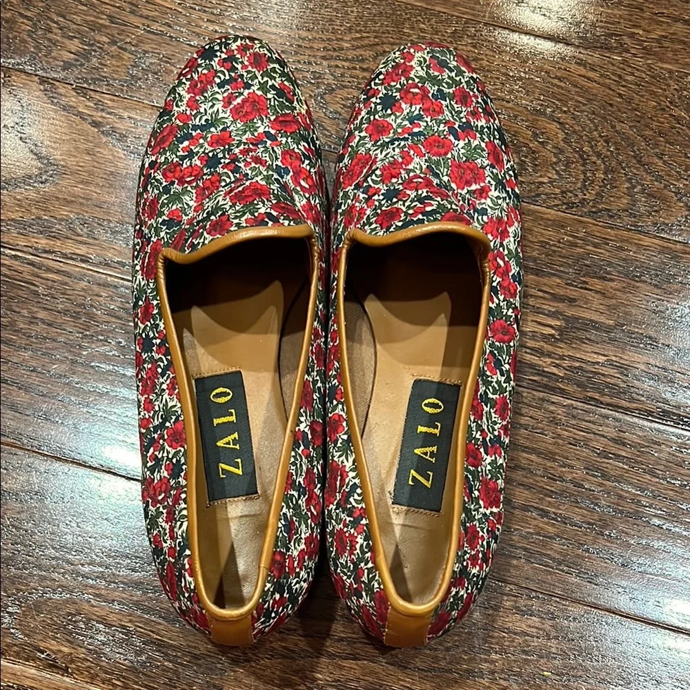 Zalo Women's Floral Loafers - Red and Navy - Picture 2 of 5
